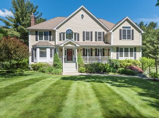 6 Pipers Gln, Andover, MA 01810