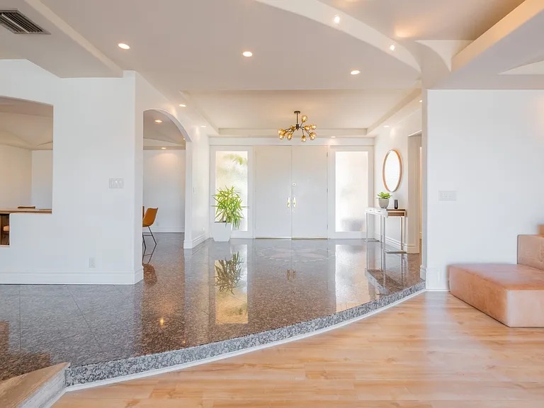 4321 Clear Valley Dr — Photo 5