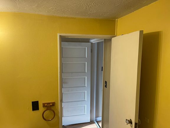 Good ceiling height even in bathroom
