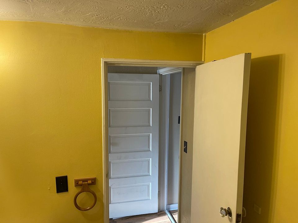 Good ceiling height even in bathroom