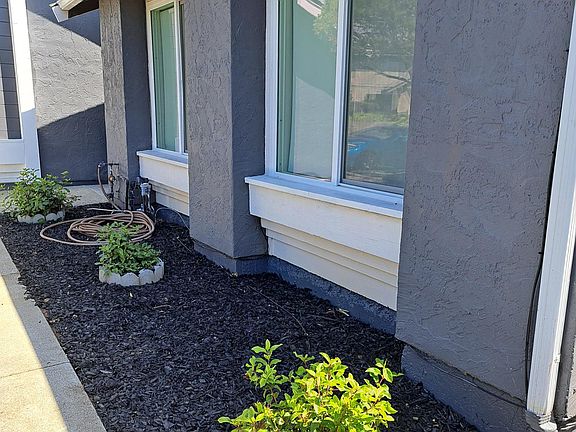 2nd image of 565 Capitol Dr