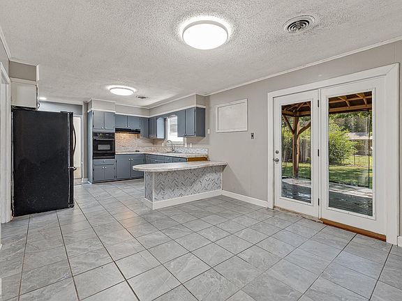 3rd image of 1112 Ward Ln
