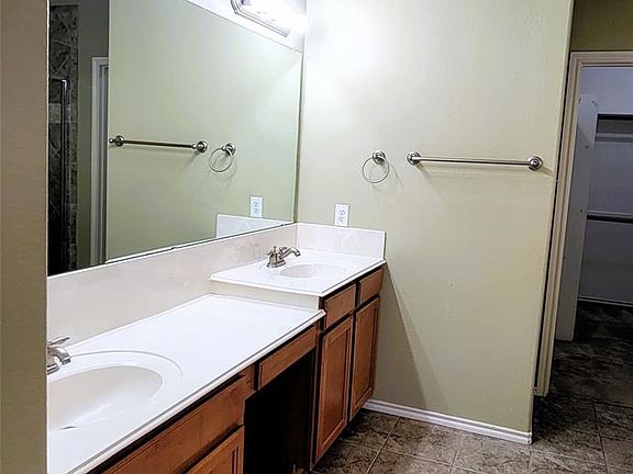 4th image of 11362 La Grange Dr