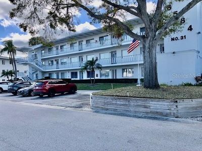 8584 111th St APT 102, Seminole, FL, 33772