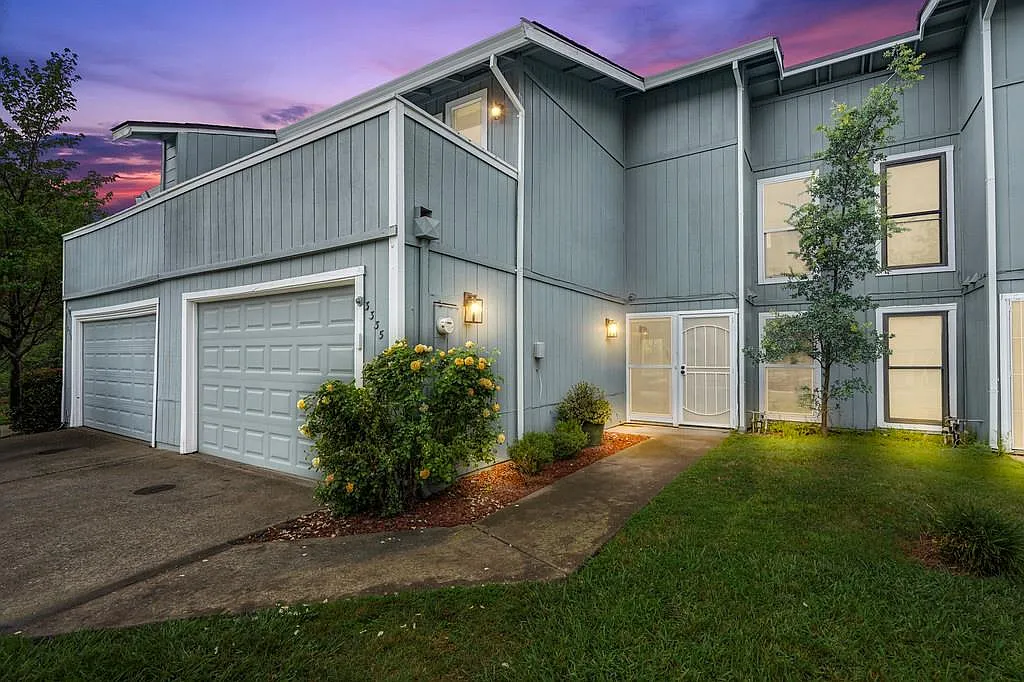 3335 Village Ct photo 1