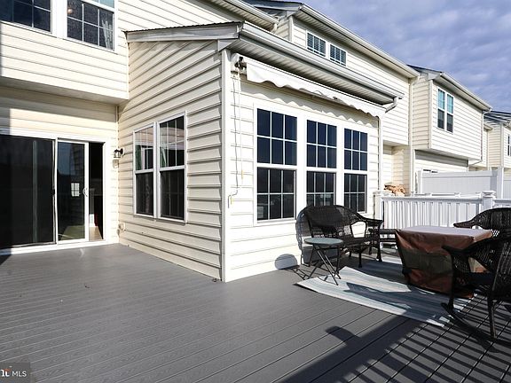 3rd image of 26 Tuxford Ln #26