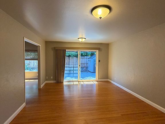 3rd image of 3743 Newark Dr