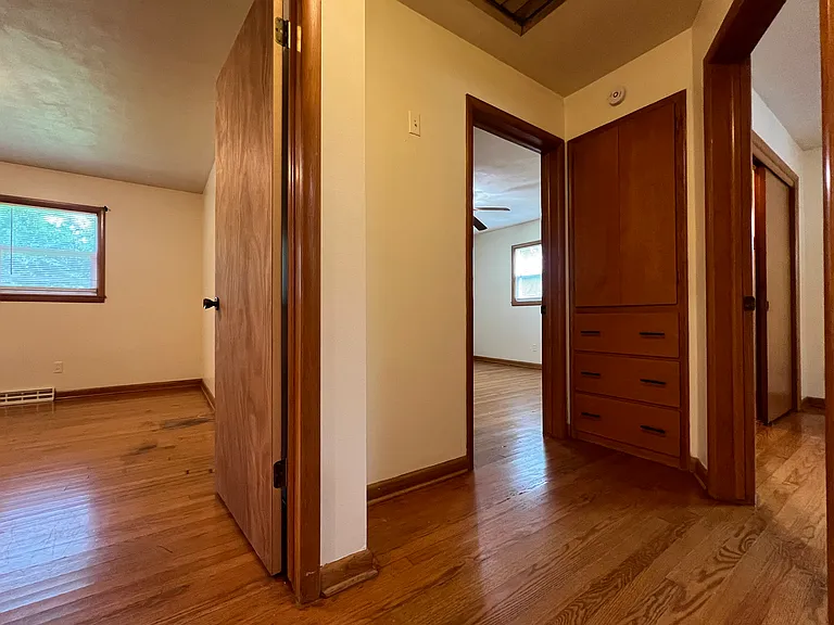 2250 S Virginia Ave — Photo 14