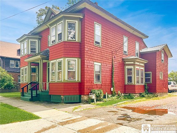 2nd image of 110 E 6th St