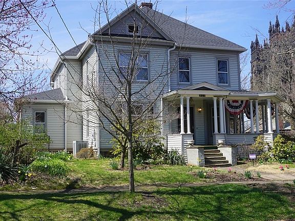 2nd image of 523 3rd St NE