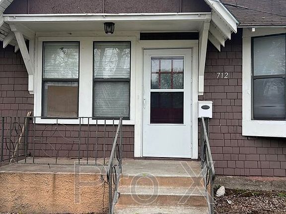 2nd image of 712 W 4th St