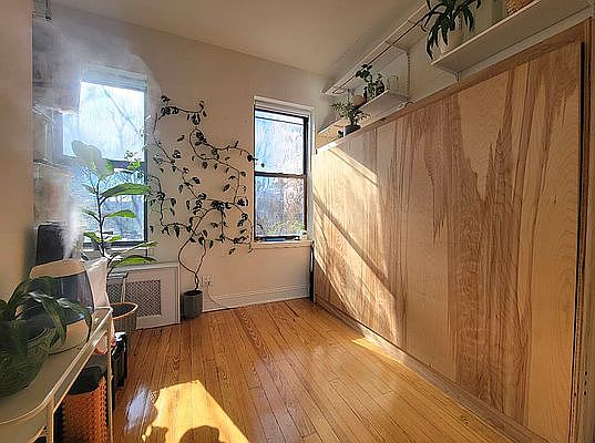 5th image of 124 E 4th St APT 24