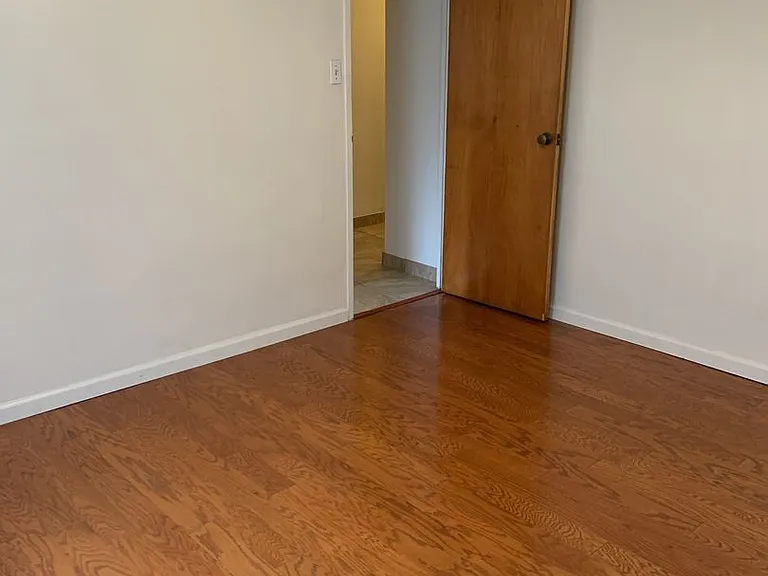 819 College Avenue — Photo 29