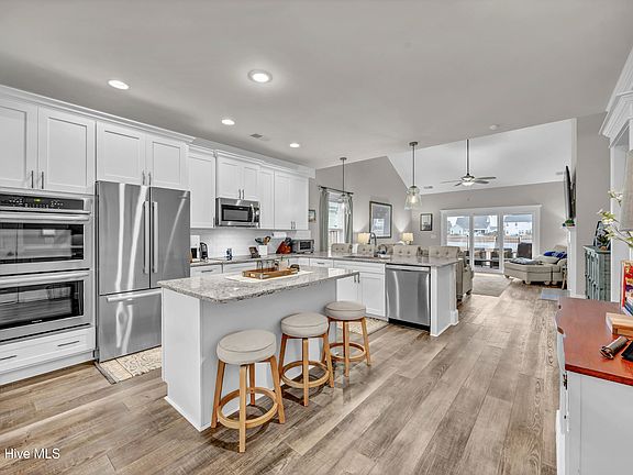 3rd image of 6024 Sweet Gum Drive