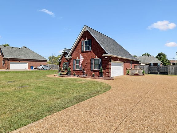 2nd image of 514 Beaumont Dr