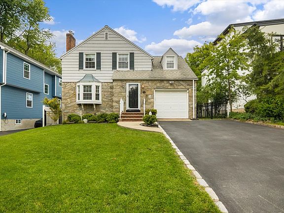 2nd image of 36 Amelia Ave
