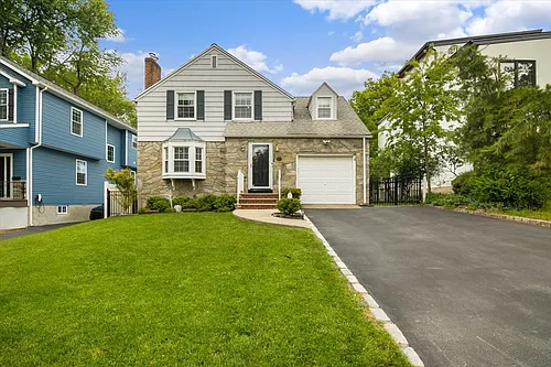 36 Amelia Ave Photo 1
