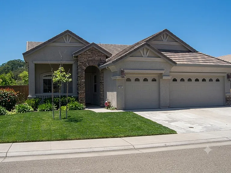 1004 Hildebrand Cir — Photo 1