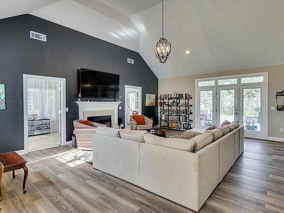 4th image of 224 Forest Pines Rd