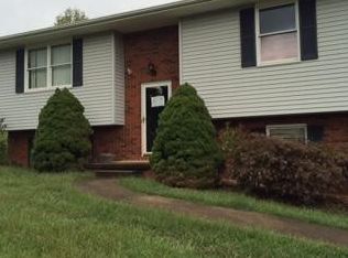868 Topeka Dr, Mount Carmel, TN 37645
