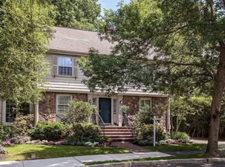 32 Hillsdale Rd, Arlington, MA 02476
