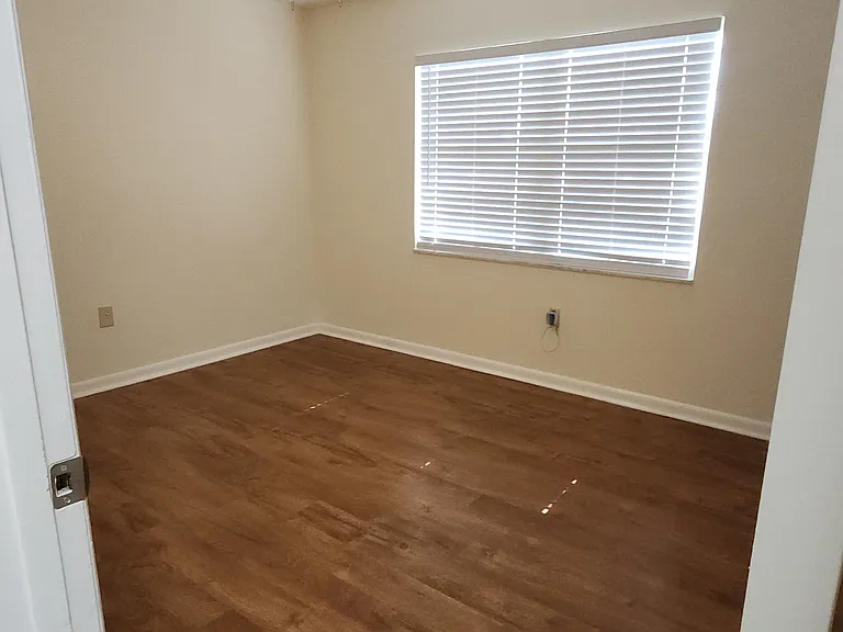 897 Alexander Ave — Photo 14