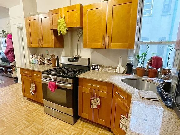 4th image of 31-72 36th St APT 1