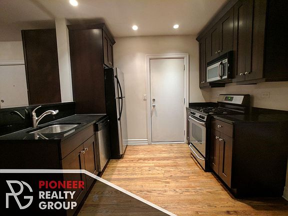 4th image of 3806 N Sheffield Ave #1MB