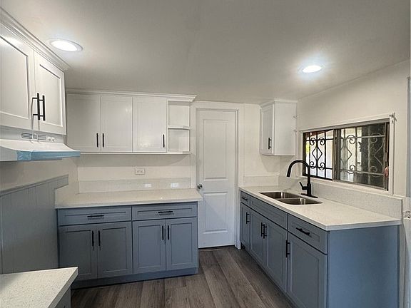 5th image of 3520 W 111th Pl
