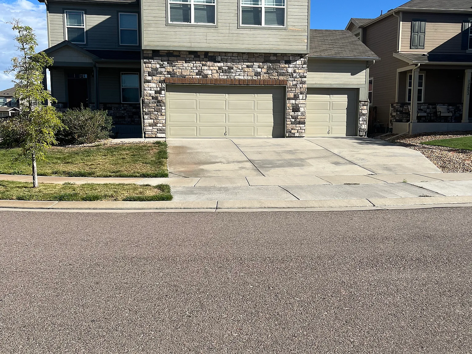 4 bed, 2.5 bath, 2045 sqft, $3,000 — Photo 1