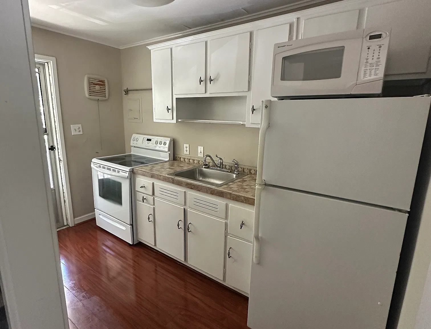 1 bed, 566 sqft, $1,500 — Photo 4