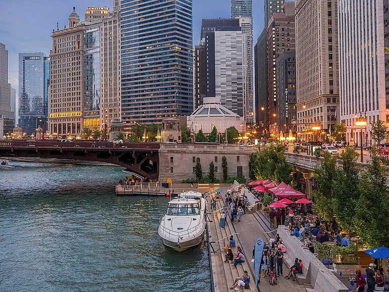 Marlowe Apartments Chicago Neighborhood River Walk