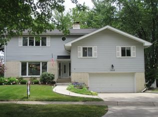 1015 S Rand Rd, Villa Park, IL 60181