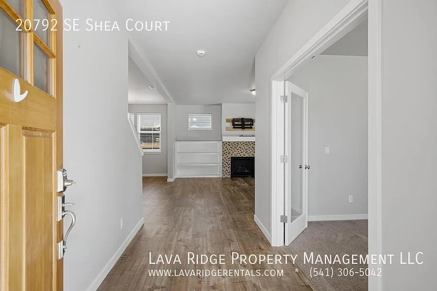 4 bed, 2.5 bath, 2219 sqft, $3,395 — Photo 3