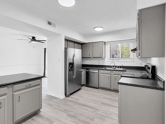 5th image of 10301 N Kings Hwy. #6-3