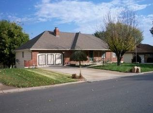 806 NE Swann Rd, Lees Summit, MO 64086