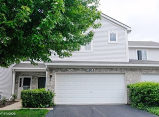 1914 Candlelight Cir #1914, Montgomery, IL 60538