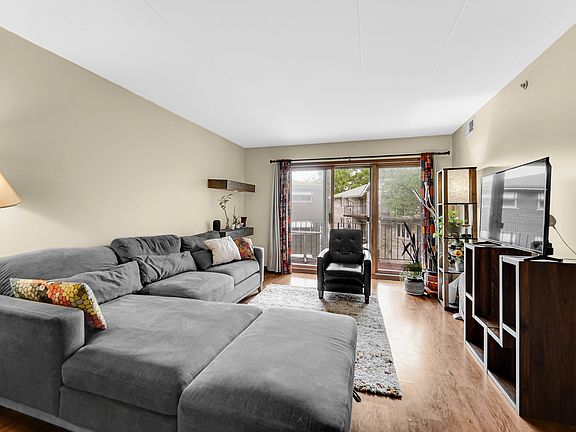 4th image of 4530 W 93rd St APT 2D