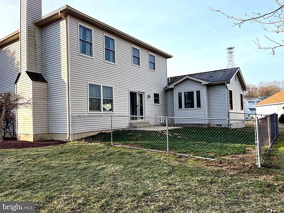 4th image of 621 Nicole Dr