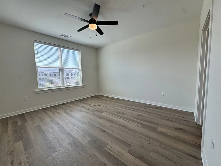 865 Bolivar Dr — Photo 6