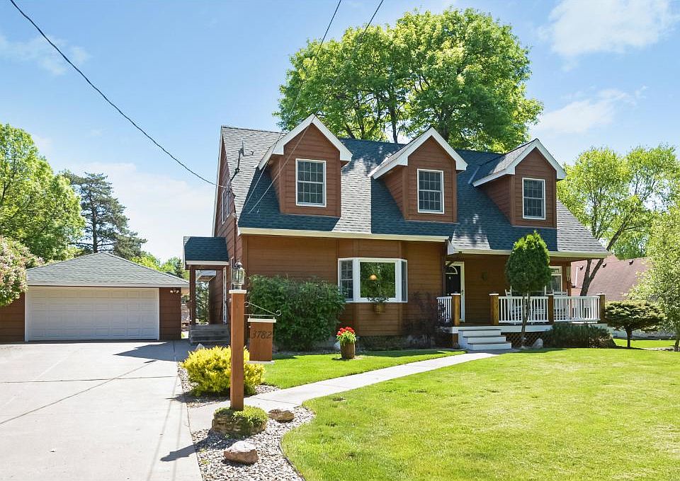 1st image of 3782 McMenemy St