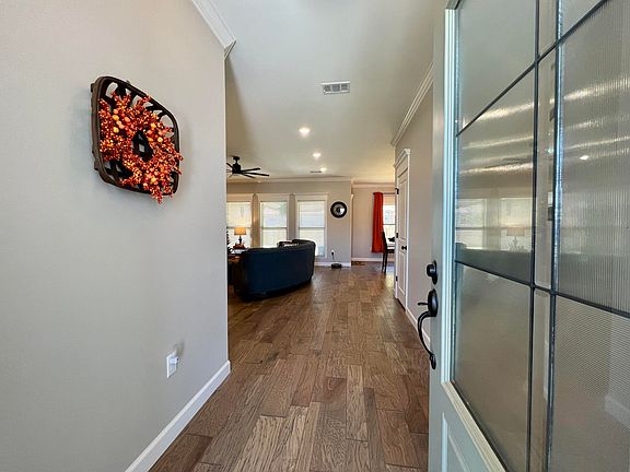 2nd image of 306 Promenade Cir