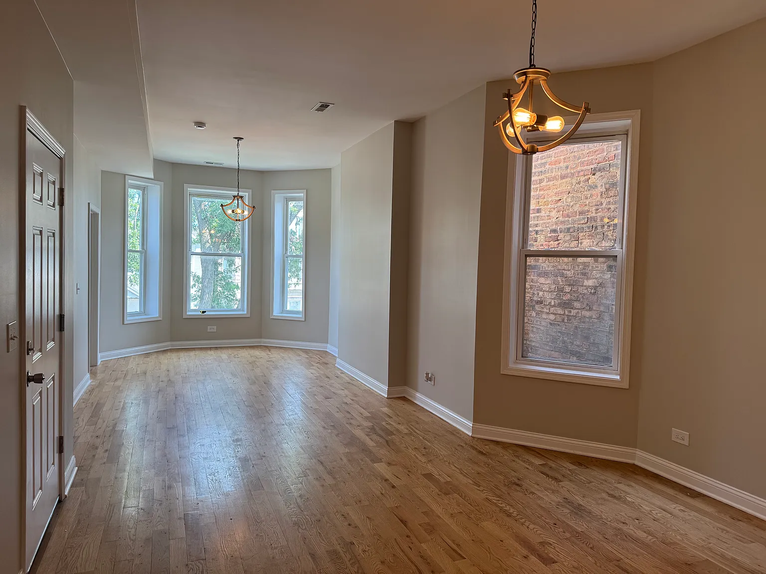 4 bed, $2,035 — Photo 2