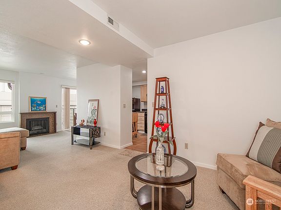 4th image of 11300 1st Avenue NE #324