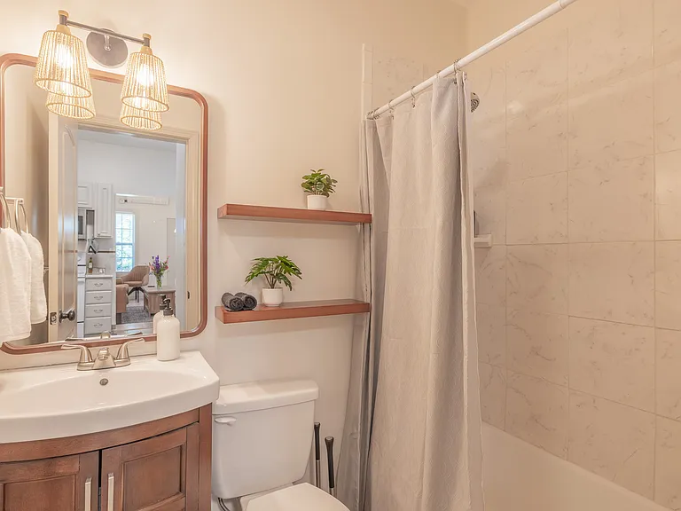 313 W Maple St #2 — Photo 18