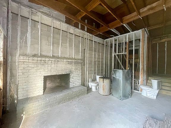 3rd image of 2350 SW 4th St