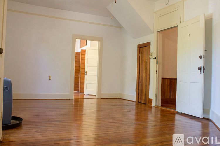 1st image of 625 NE 1st St APT 7