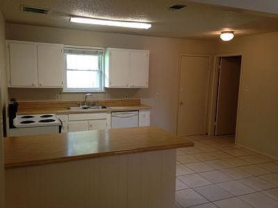 4th image of 30634 Baker Dr