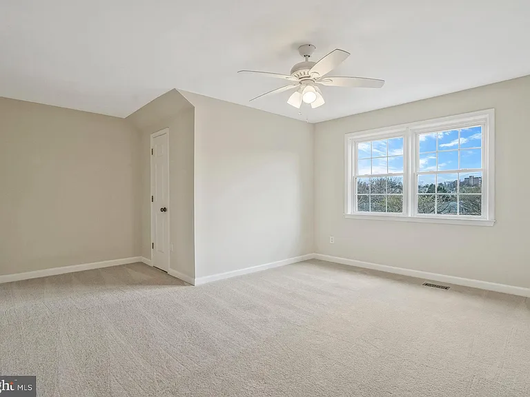 6366 Brampton Ct — Photo 30