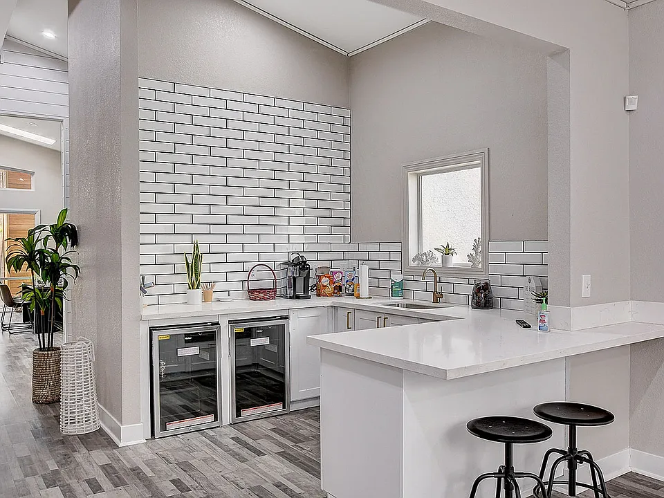 Tides on Indios